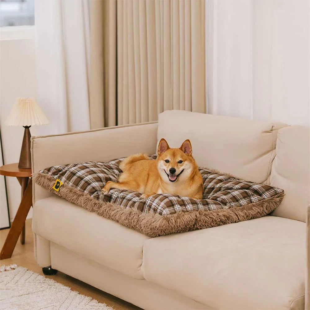 Tapis en peluche réversible à motif carreaux pour chien