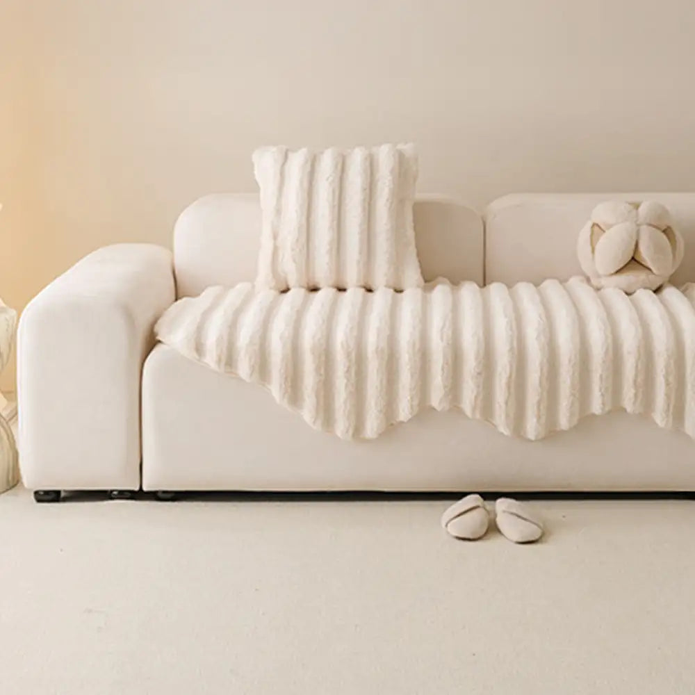 Housse de canapé en peluche moelleuse décorative pour protéger les meubles