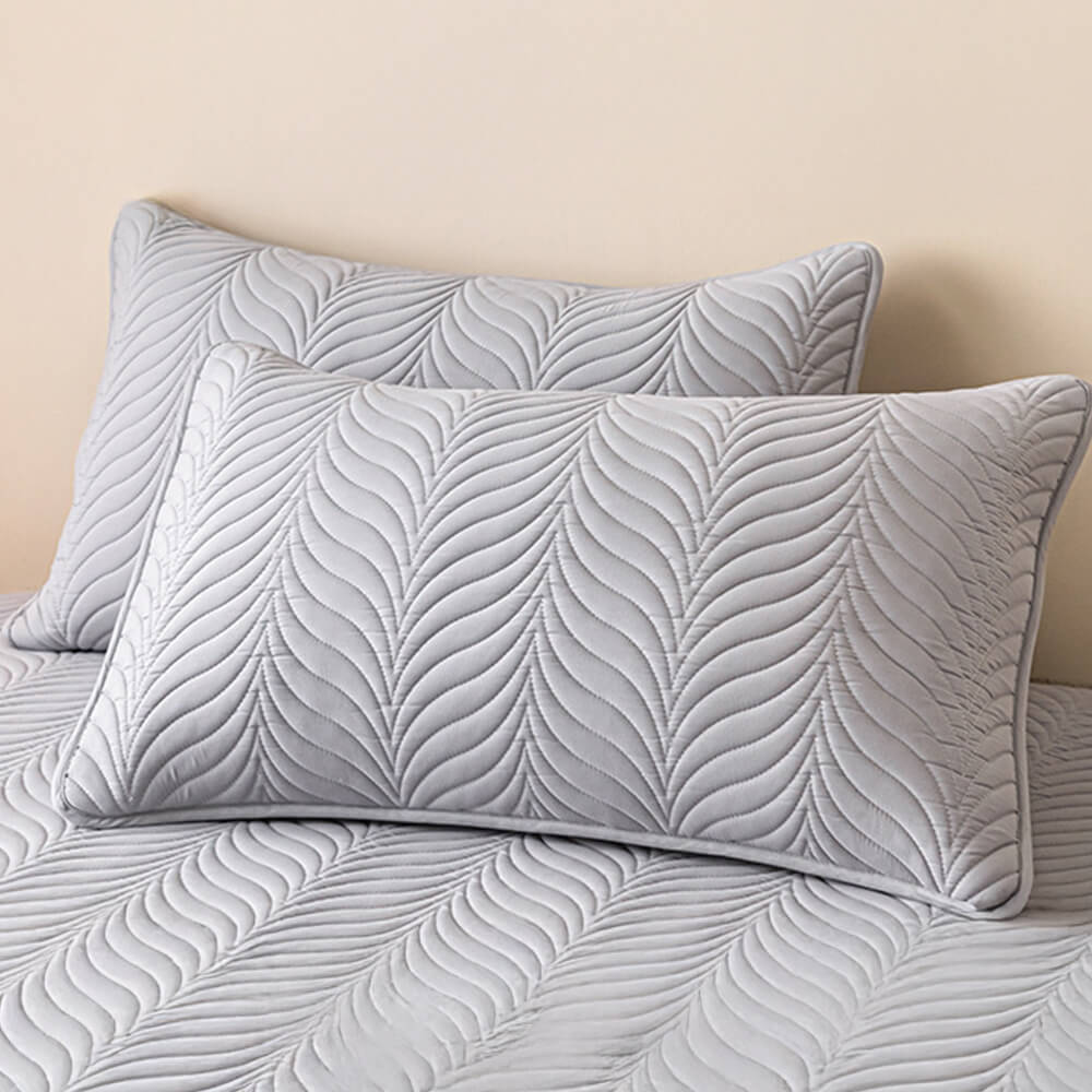 Housse de matelas imperméable matelassée pour animaux avec design à couture zippée
