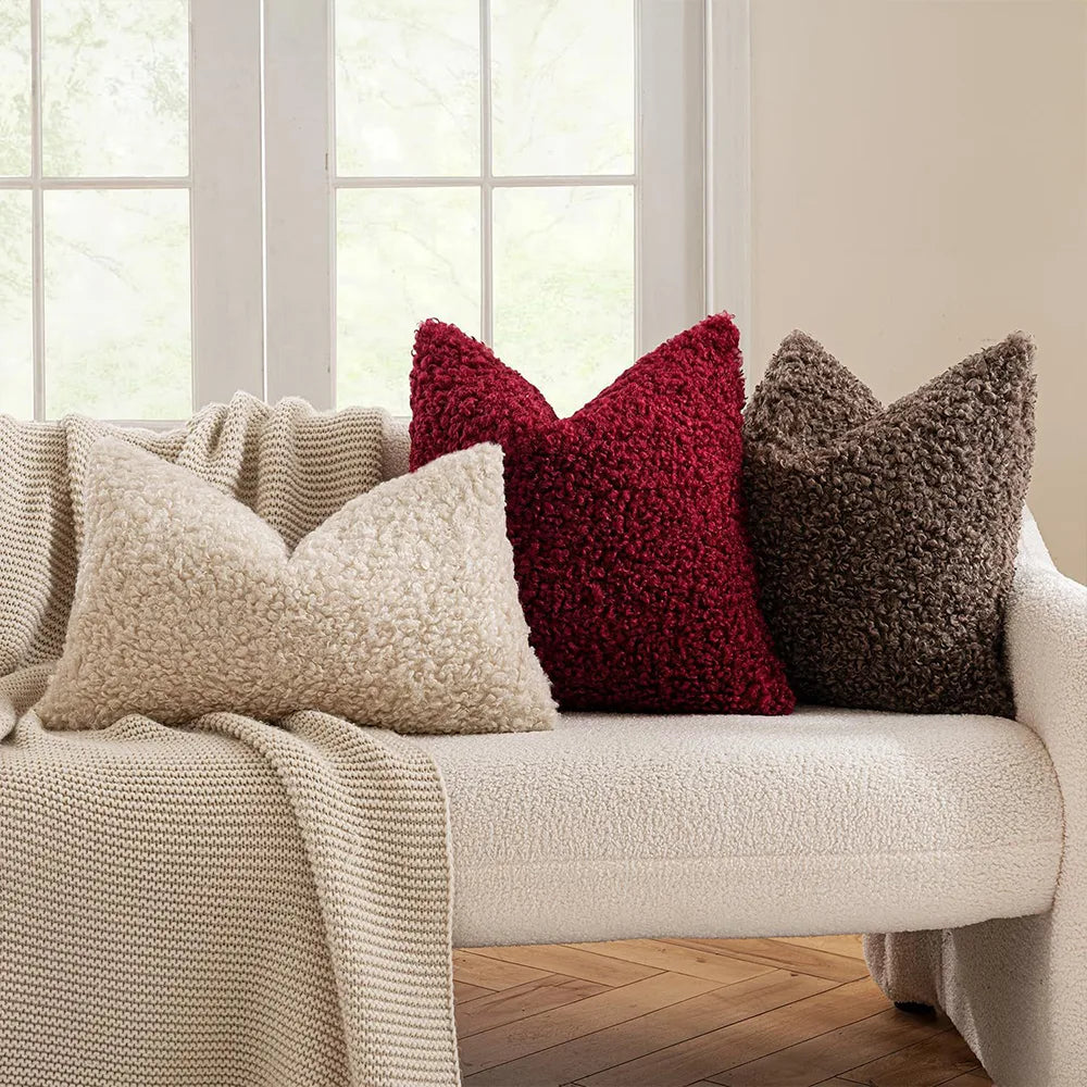 Coussin décoratif stylé en velours doux Teddy