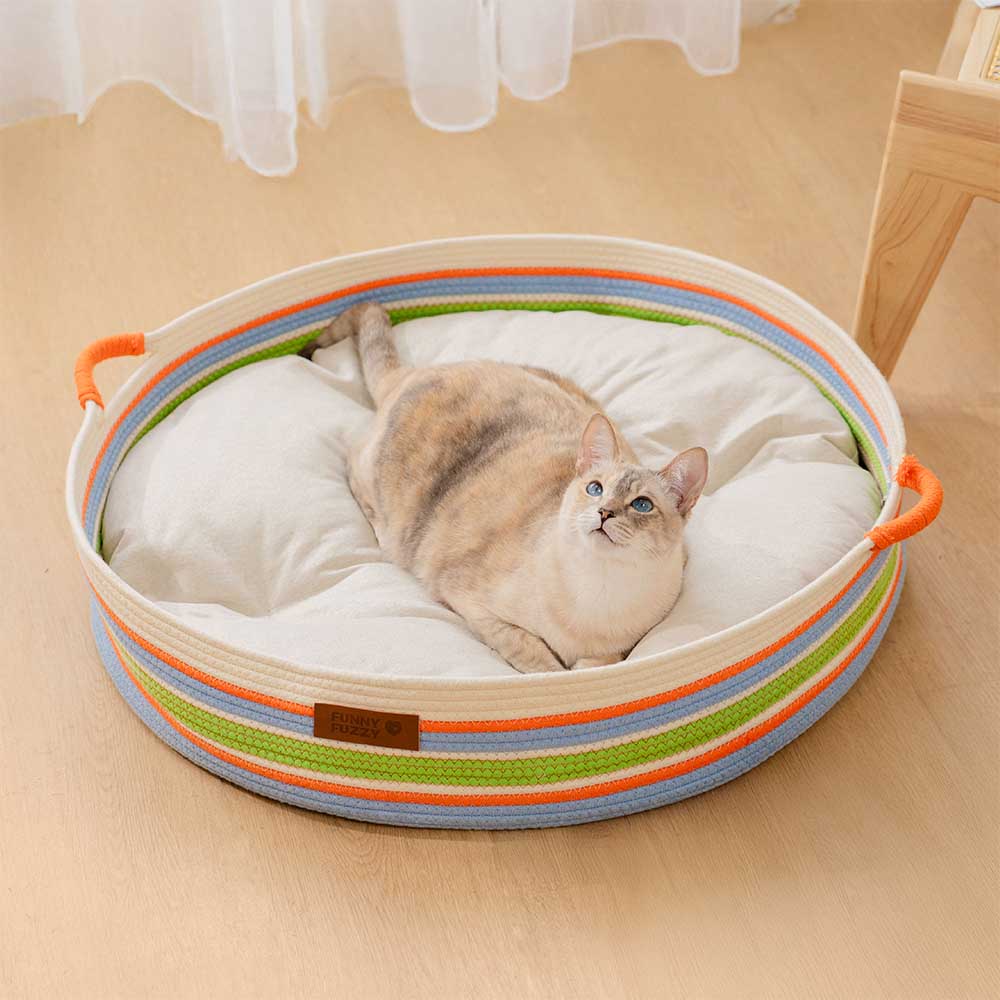 Lit pour chat apaisant à rayures fait main - Nid intemporel