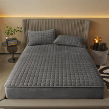 Housse de Matelas Ajustable en Velours Douillet et Respirant