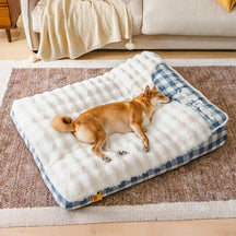 Lit rectangulaire pour chien avec tête de dossier à carreaux classiques et grand soutien apaisant - Dreamy Wave