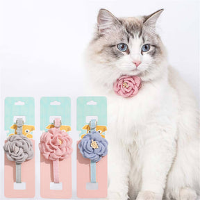 Collier multicolore avec pendentif imitation camélia pour chat