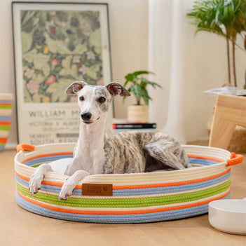 Lit pour animaux apaisant à rayures fait main - Nest intemporel