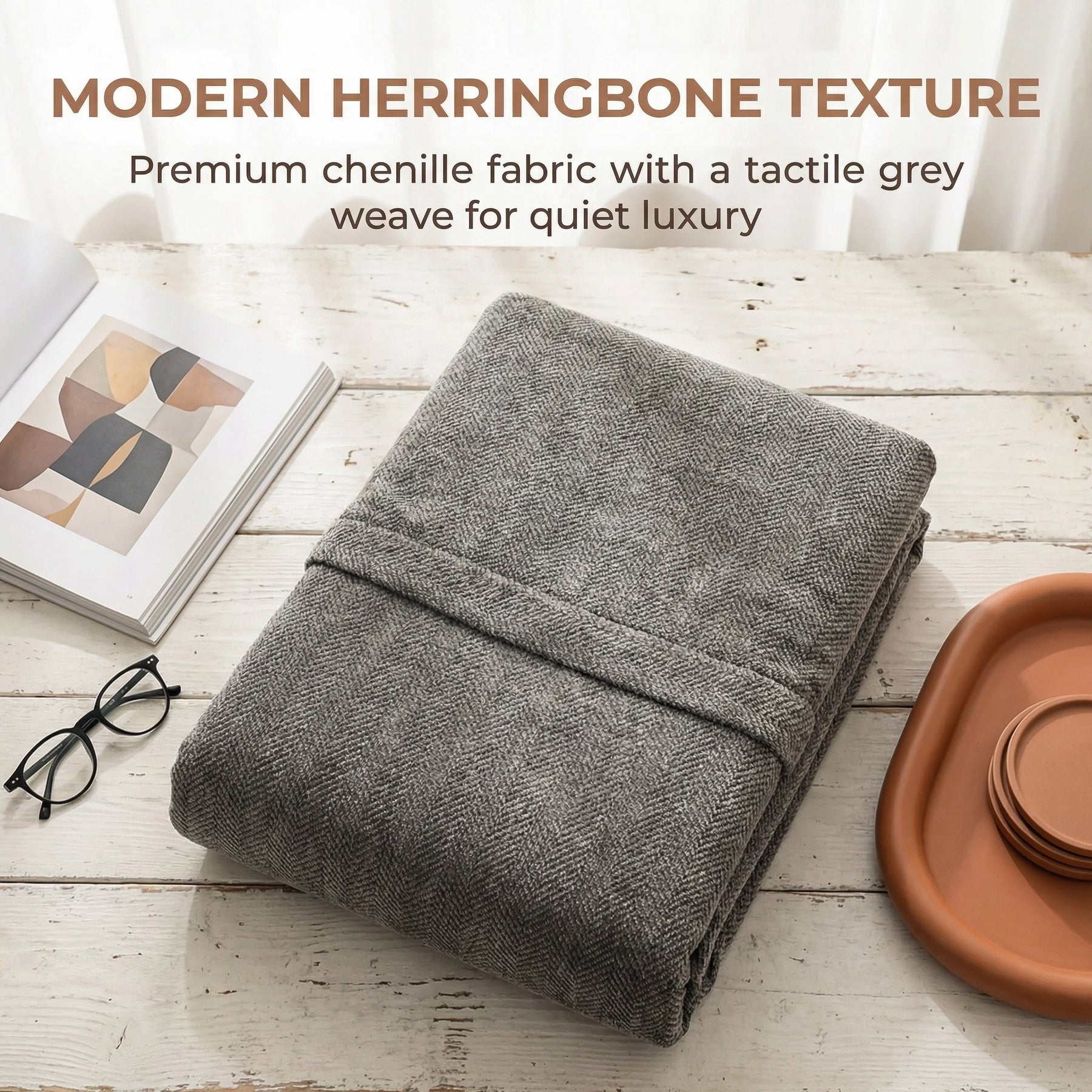 Housse de canapé extensible 3 place en tissu chevrons, pleine couverture, confortable et résistante aux griffures.