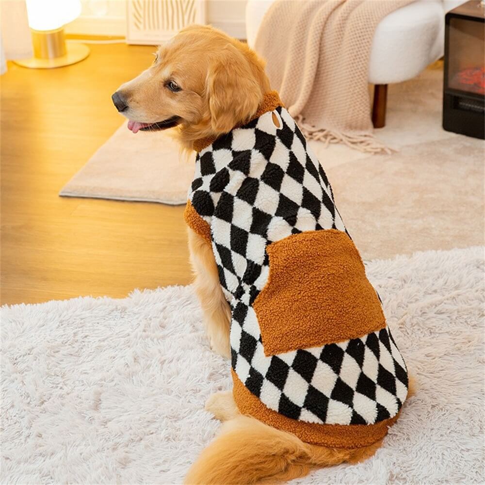 Pull douillet pour chien à motif argyle avec poche – Disponible en deux couleurs