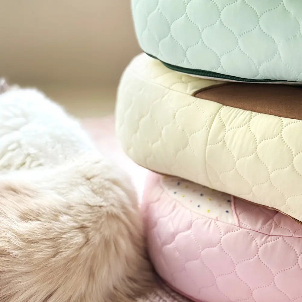 Lit apaisant rafraîchissant pour chien en soie glacée absorbant la chaleur-Crème glacée
