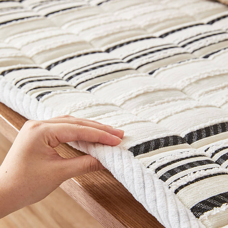 Housse de canapé antidérapante en peluche rayée en chenille avec matelas confortable pour animaux