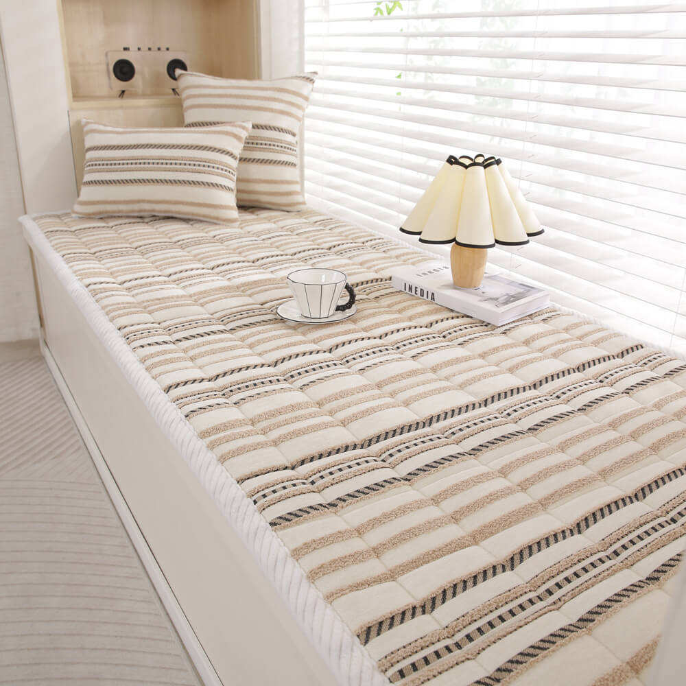 Housse de canapé antidérapante en peluche rayée en chenille avec matelas confortable pour animaux