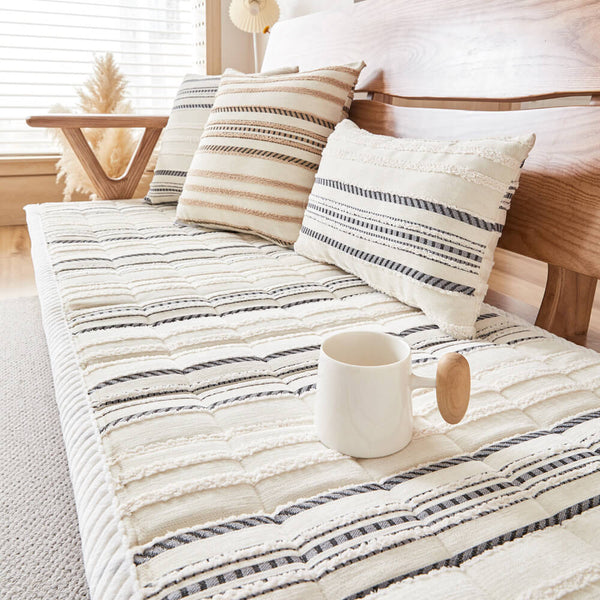 Housse de canapé antidérapante en peluche rayée en chenille avec matelas confortable pour animaux