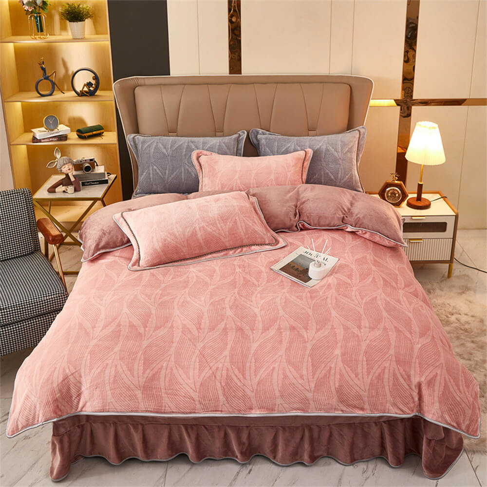 Parure de lit en velours doux motif feuilles modernes avec jupe de lit