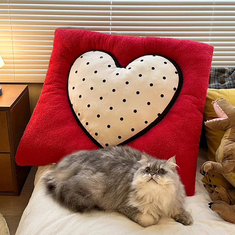 Tapis confortable rayé en forme de cœur pour chien et chat