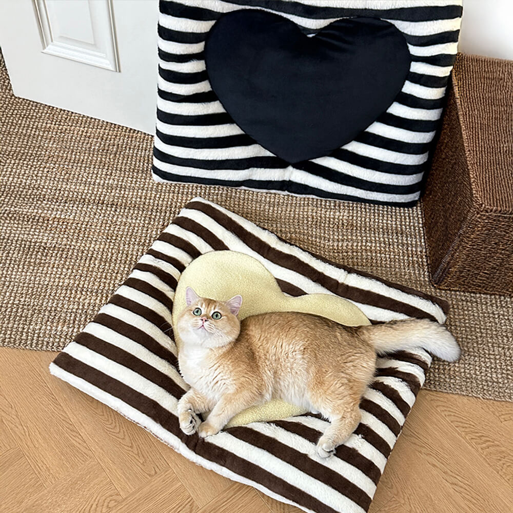 Tapis confortable rayé en forme de cœur pour chien et chat