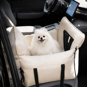 Litière pour chien en faux cuir étanche et extensible avec fenêtre en maille visible.