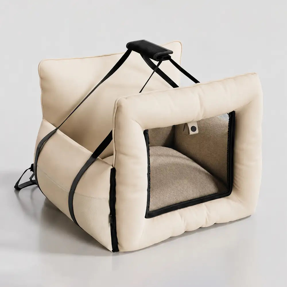 Litière pour chien en faux cuir étanche et extensible avec fenêtre en maille visible.