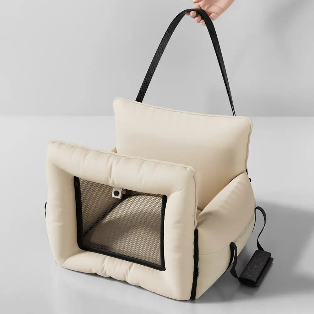 Litière pour chien en faux cuir étanche et extensible avec fenêtre en maille visible.