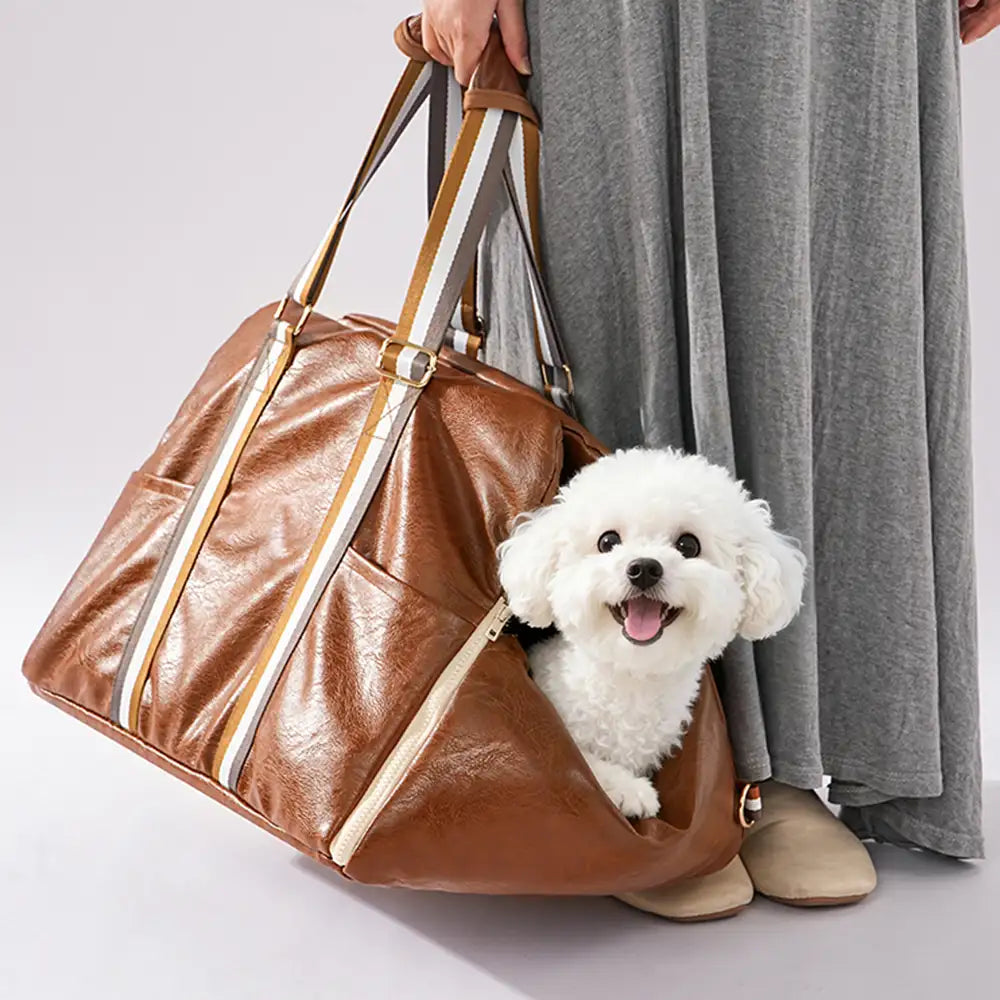 Siège pour animaux de compagnie et transporter de voiture en cuir artificiel deluxe, console centrale de sécurité 3-en-1.