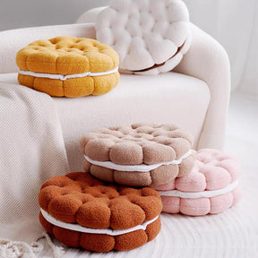 Coussin décoratif en fausse laine d'agneau forme biscuit