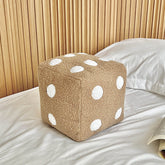 Coussin décoratif en fausse laine d'agneau forme de dés
