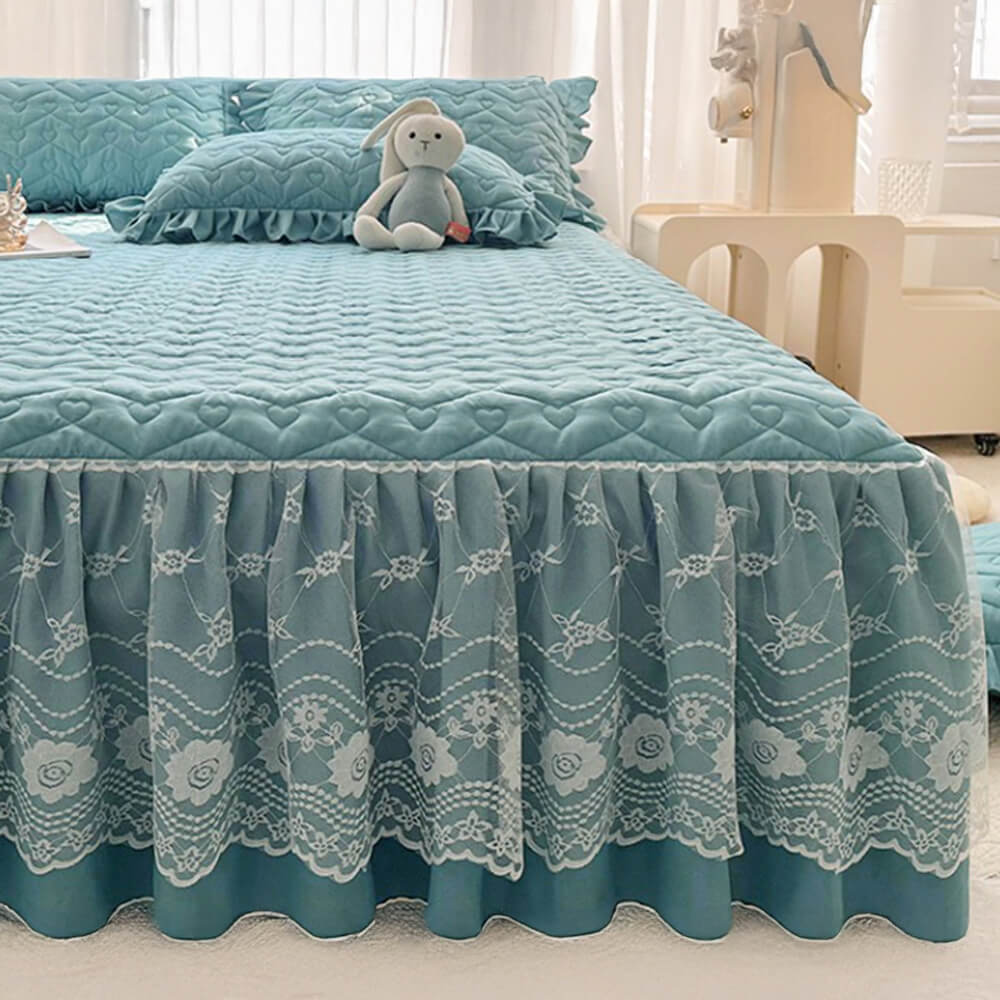 Housse de matelas ajustée matelassée à fleurs fraîches avec dentelle et jupe protectrice