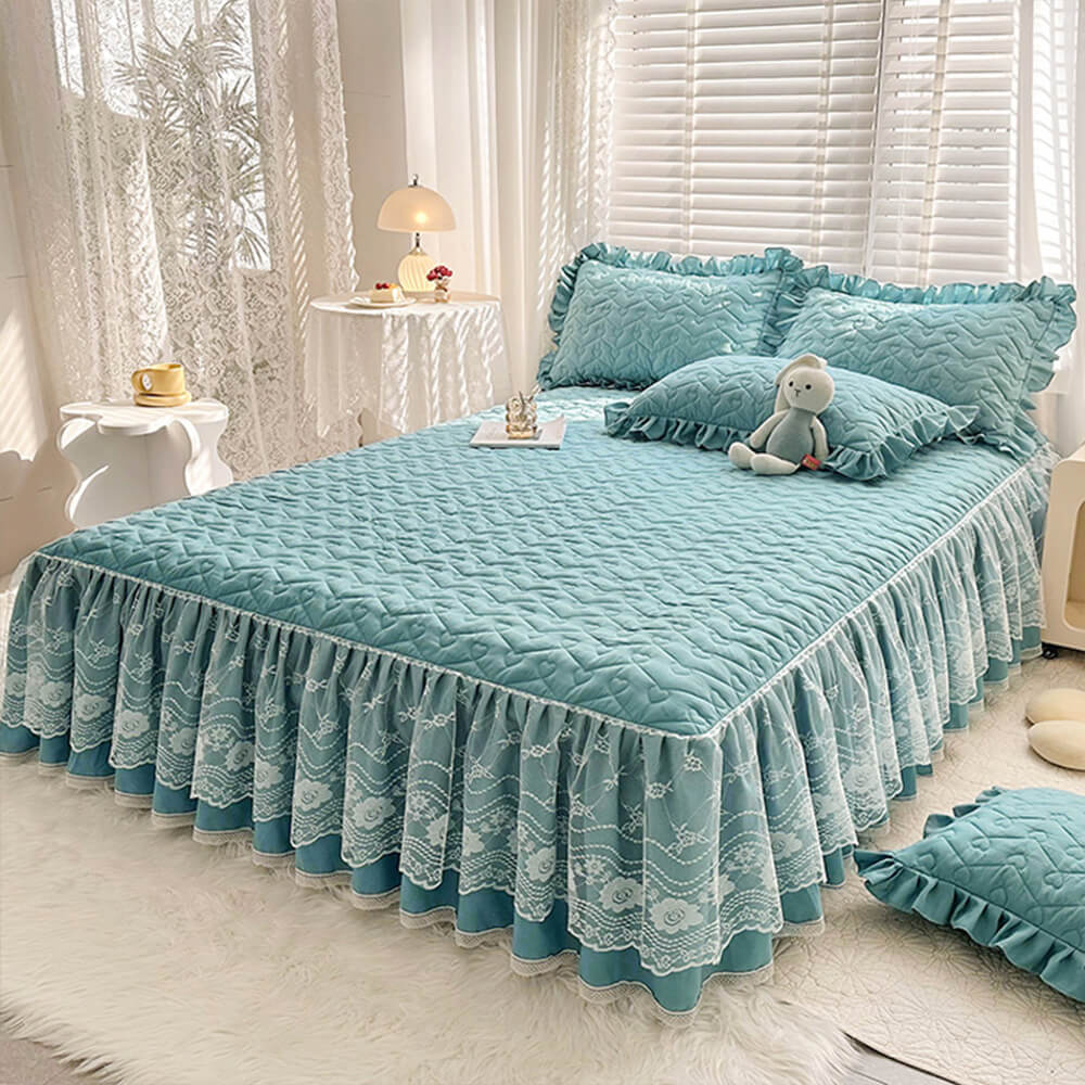 Housse de matelas ajustée matelassée à fleurs fraîches avec dentelle et jupe protectrice