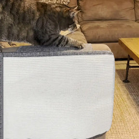 Tapis grattant pour chats entièrement recouvert en faux sisal, protection des accoudoirs de canapé pour chats.