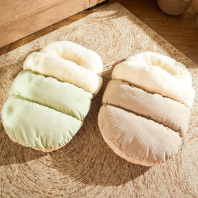 Lit pour animal de compagnie amusant en forme de pantoufle, chaud, amovible et lavable.