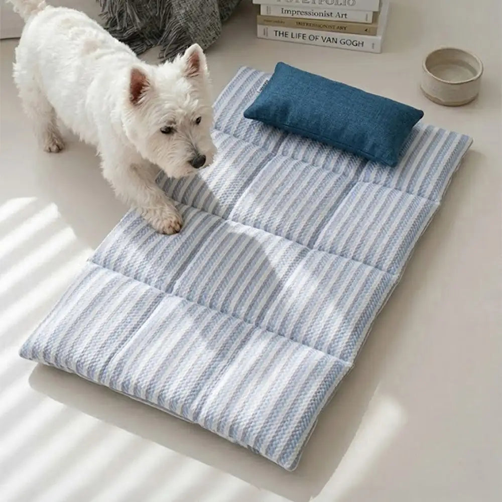 Tapis pour chien rafraîchissant en soie de glace rayée, antidérapant, avec coussin.