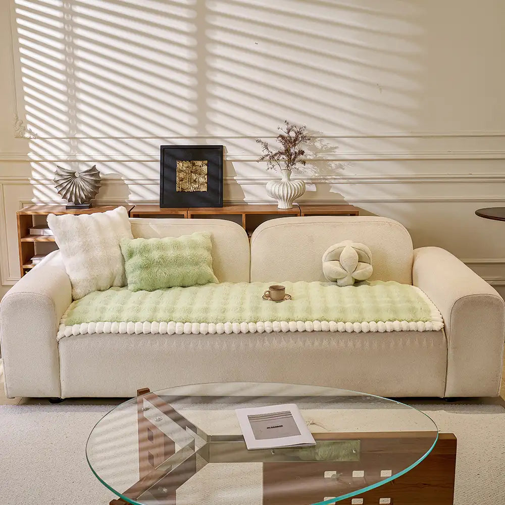 Couvre-canapé en peluche douce en faux lapin, épais, respectueux de la peau et antidérapant.