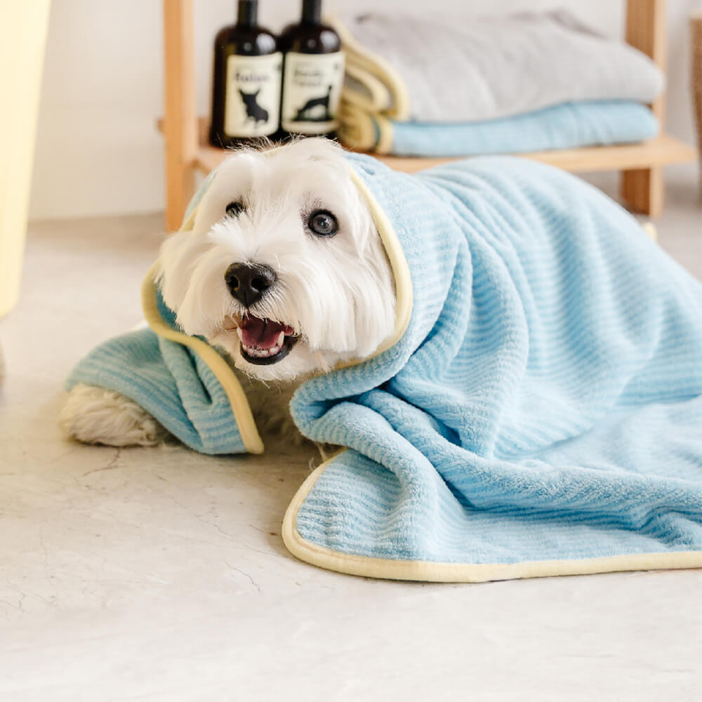 Peignoir de Bain pour Chien en Tissu Absorbant à Séchage Rapide et Rayures Douces