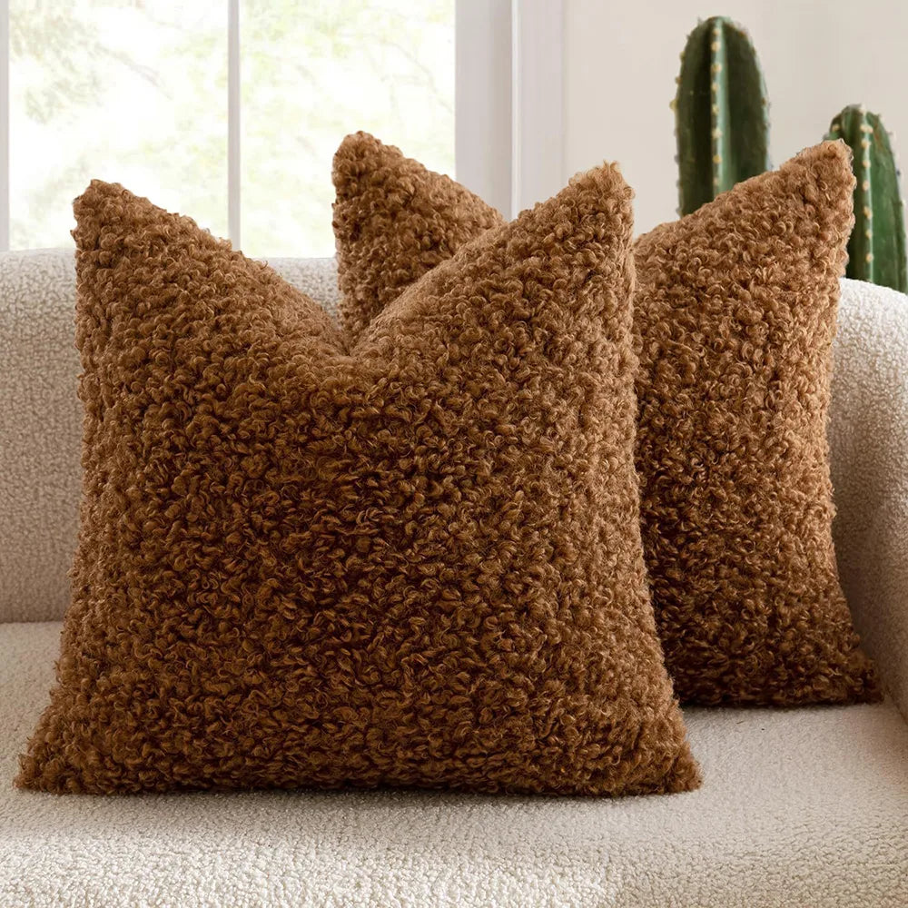 Coussin décoratif stylé en velours doux Teddy