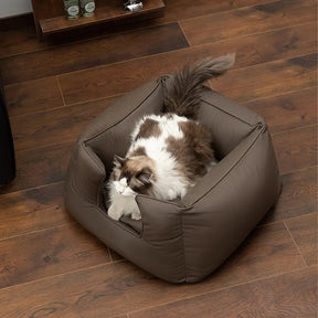 Lit pour chien carré en tissu technologique apaisant imperméable et résistant aux rayures