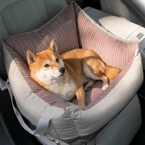 Lit de voiture pour chien semi-fermé, résistant à l'eau et sécurisé pour les voyages.