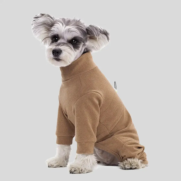 Survêtement en polaire douce et chaude à col montant pour chien à quatre pattes avec taille ajustable.