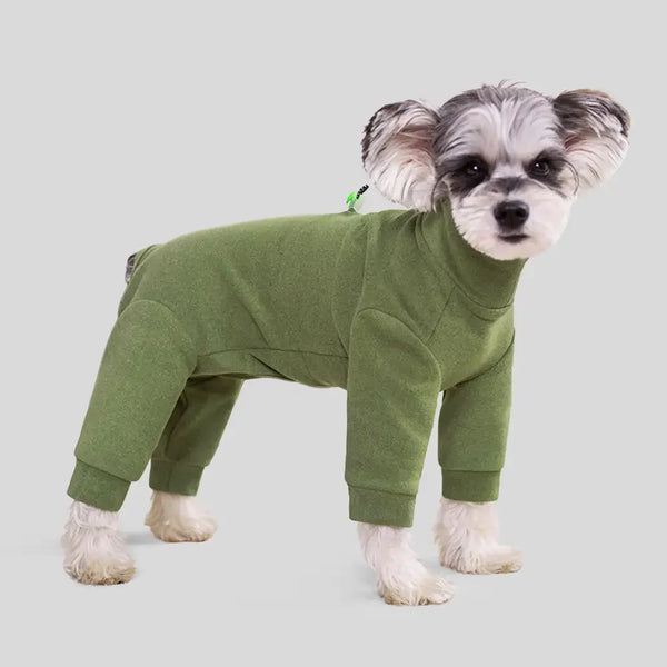 Survêtement en polaire douce et chaude à col montant pour chien à quatre pattes avec taille ajustable.