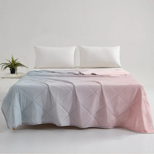 Couverture en soie glacée à effet froid double face avec un motif dégradé, douce pour la peau.