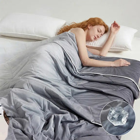 Couverture en soie glacée à effet froid double face avec un motif dégradé, douce pour la peau.