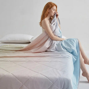 Couverture en soie glacée à effet froid double face avec un motif dégradé, douce pour la peau.