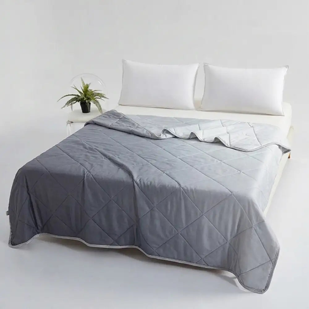 Couverture en soie glacée à effet froid double face avec un motif dégradé, douce pour la peau.