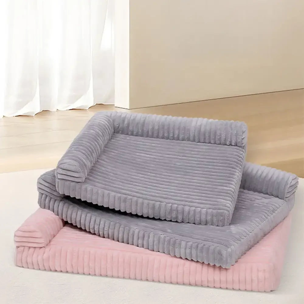 Lit pour chien grand en peluche imperméable de forme L