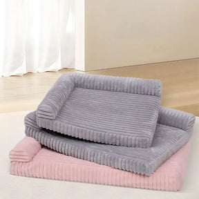 Lit pour chien grand en peluche imperméable de forme L
