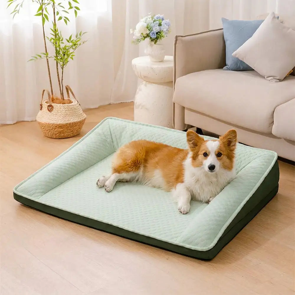 Lit pour chien en soie glacée avec soutien pour le cou, antidérapant, grand espace de refroidissement.