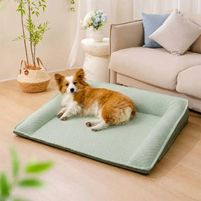Lit pour chien en soie glacée avec soutien pour le cou, antidérapant, grand espace de refroidissement.