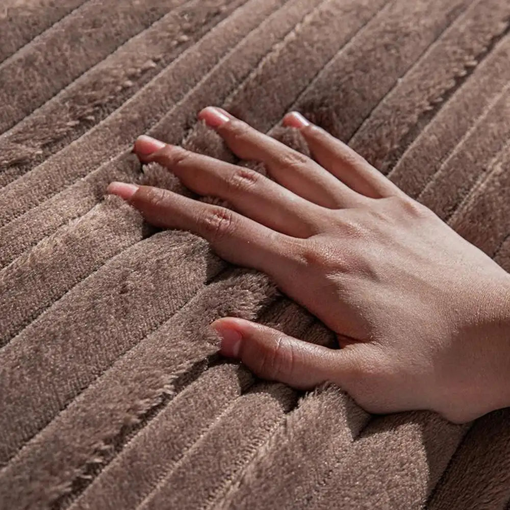 Housse de canapé en peluche douce antidérapante rayures asymétriques modernes