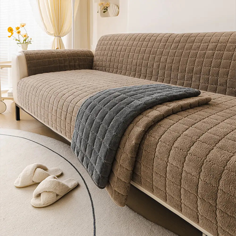 Housse de canapé courte en peluche douce pour animaux de compagnie, protection anti-dérapante.
