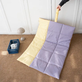 Matelas pour chien pliable, portable et réversible, résistant à l'eau, pour les voyages et le camping en extérieur.