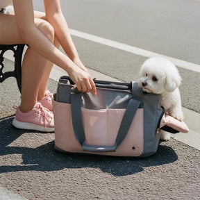 Sac de transport pour chat respirant à parois souples avec coussin amovible.