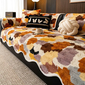 Housse de canapé en fausse fourrure de lapin, douce, antidérapante, de forme irrégulière et colorée.