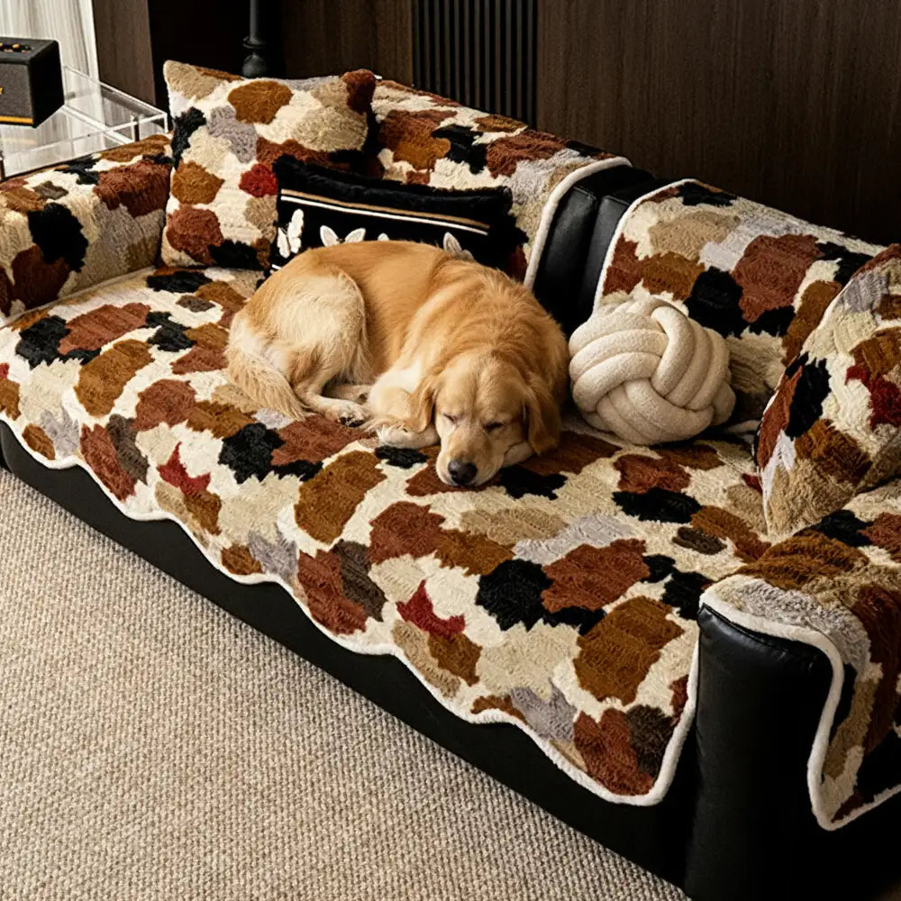 Housse de canapé en fausse fourrure de lapin, douce, antidérapante, de forme irrégulière et colorée.